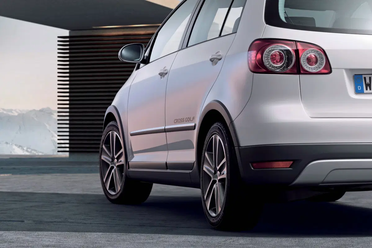 Volkswagen Golf 2.0 TSI 3p. GTI (11)