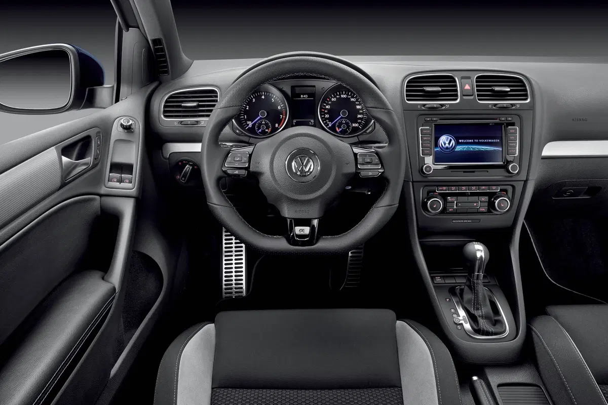 Volkswagen Golf 2.0 TSI 3p. GTI (14)