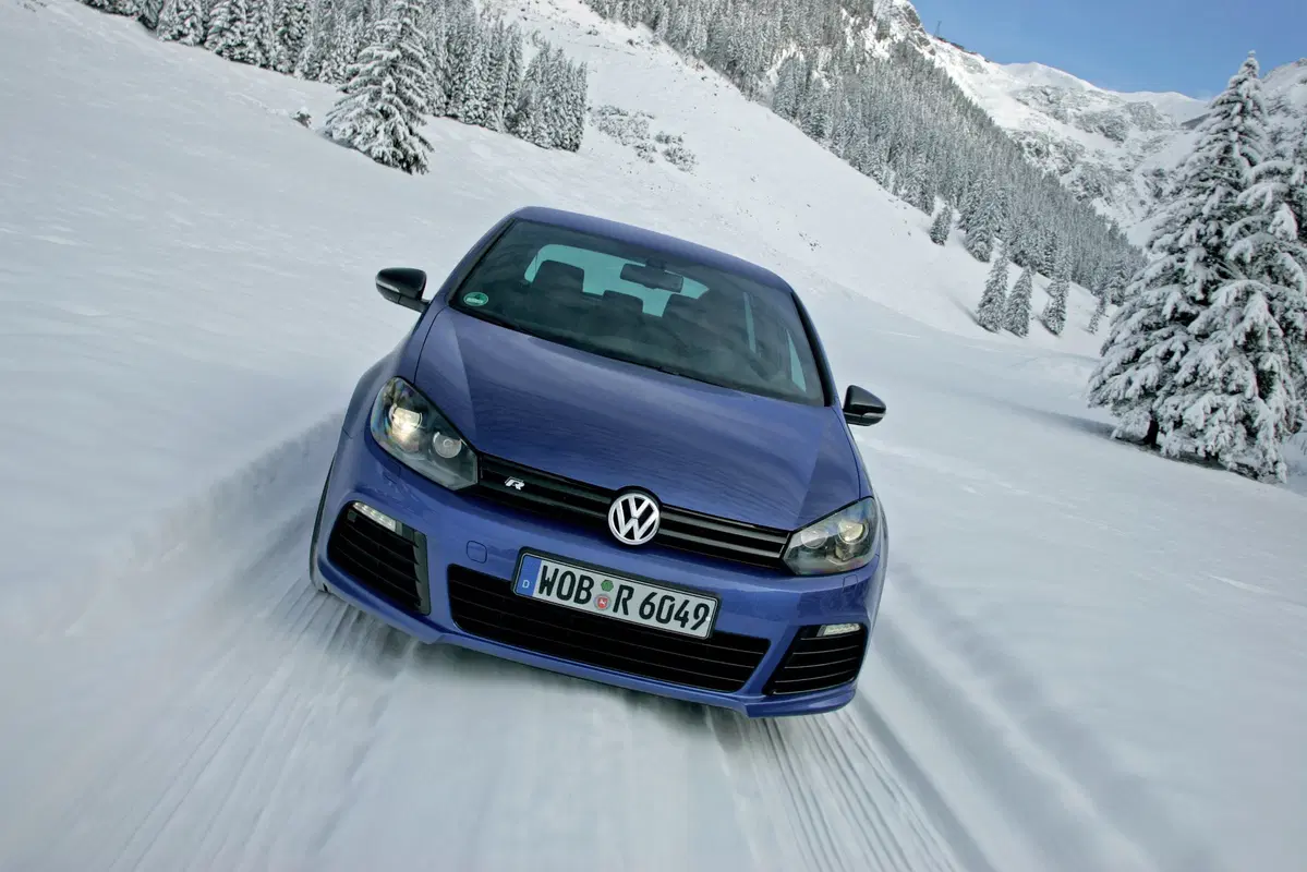 Volkswagen Golf 2.0 TSI 3p. GTI (25)
