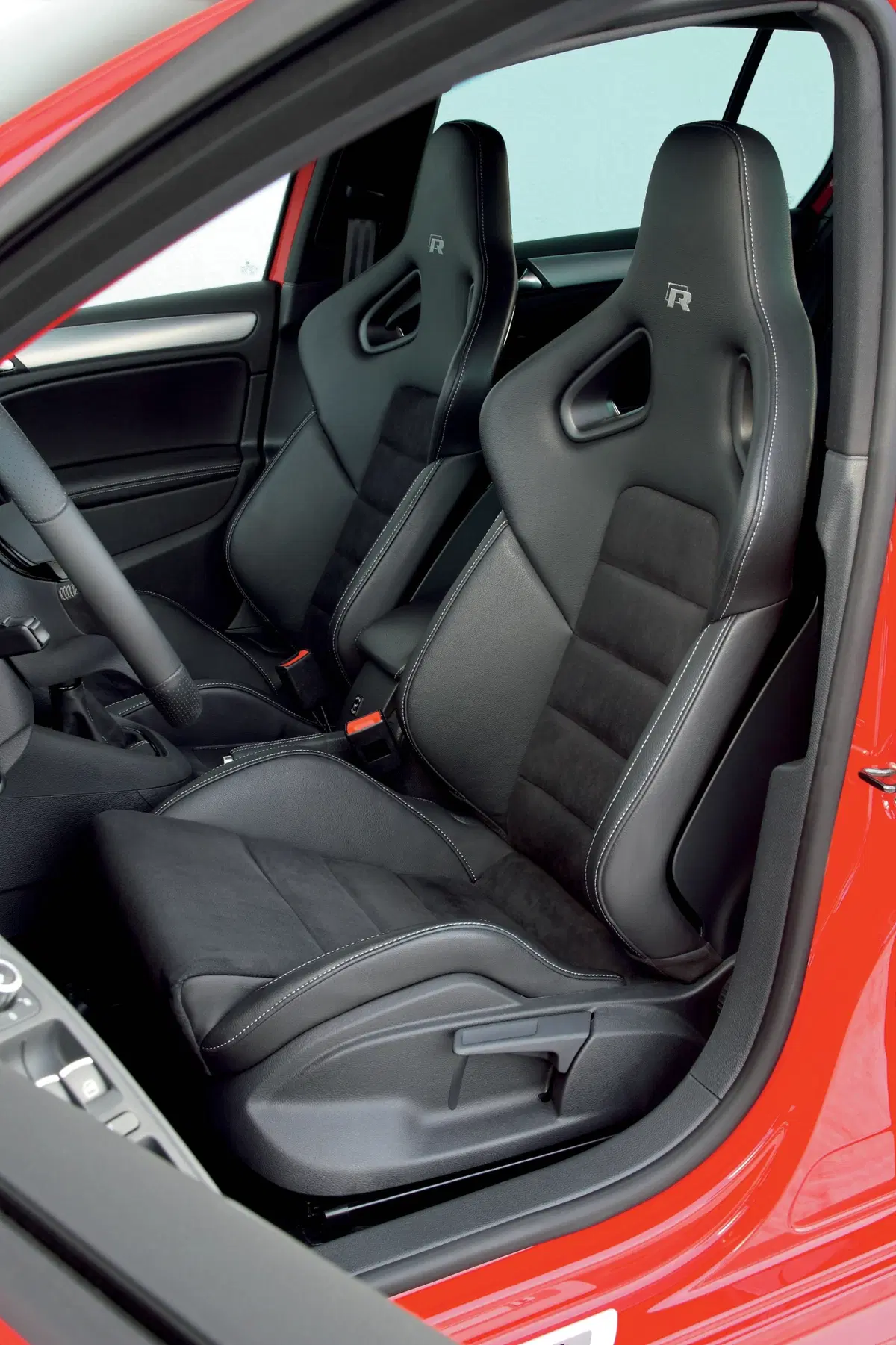 Volkswagen Golf 2.0 TSI 3p. GTI (31)