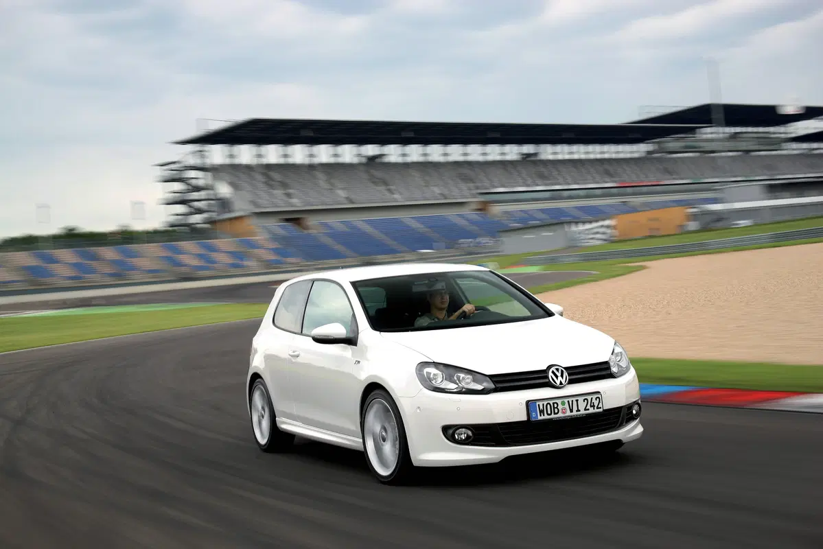 Volkswagen Golf 2.0 TSI 3p. GTI (33)