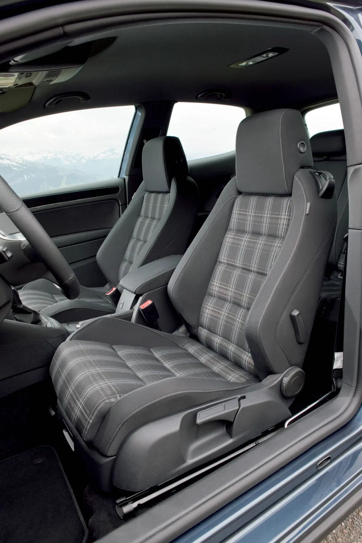 Volkswagen Golf 2.0 TSI 3p. GTI (42)