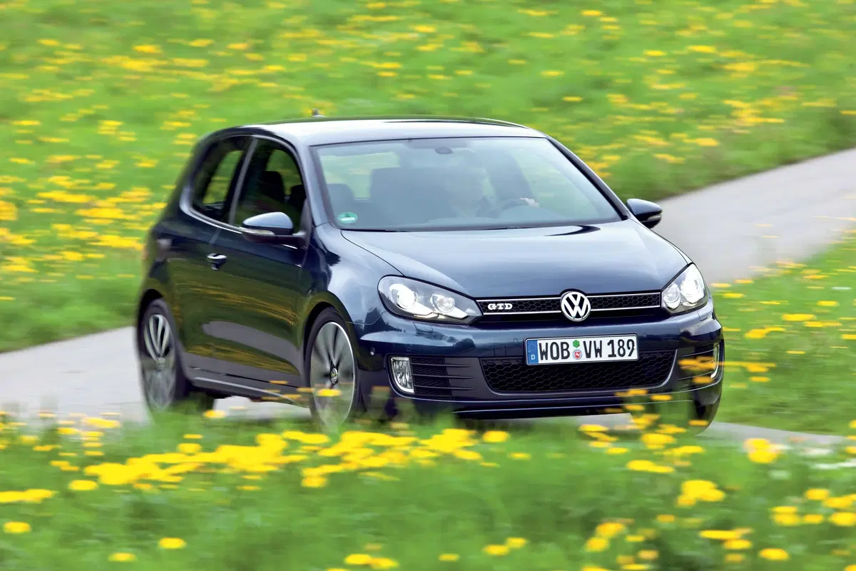 Volkswagen Golf 2.0 TSI 3p. GTI (44)