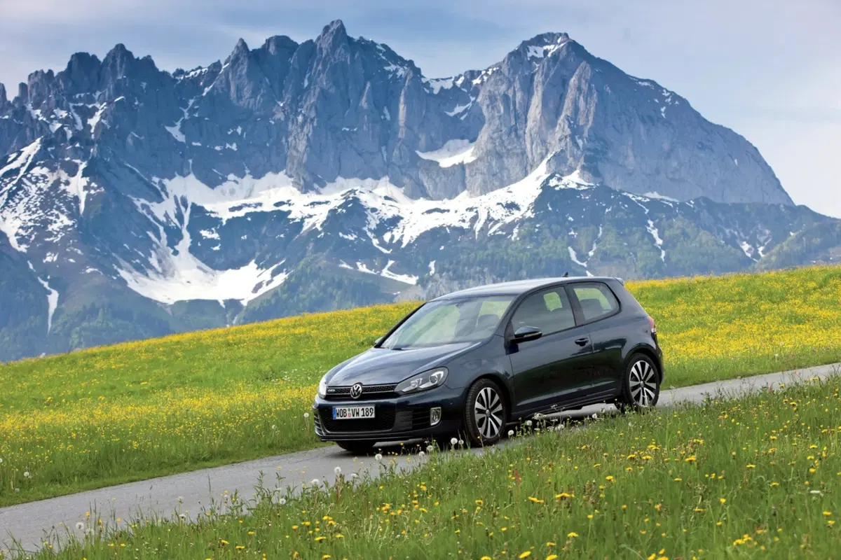 Volkswagen Golf 2.0 TSI 3p. GTI (47)