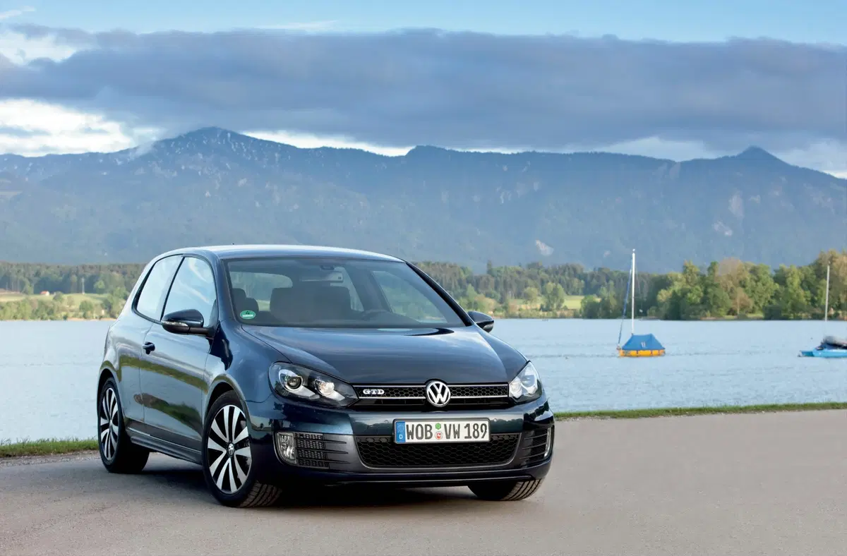 Volkswagen Golf 2.0 TSI 3p. GTI (48)