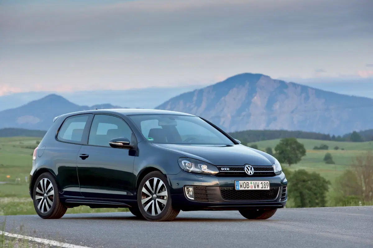 Volkswagen Golf 2.0 TSI 3p. GTI (51)