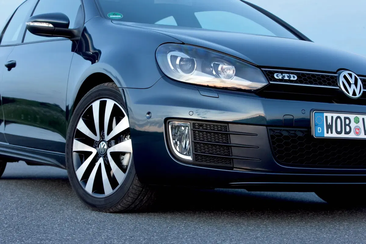 Volkswagen Golf 2.0 TSI 3p. GTI (53)