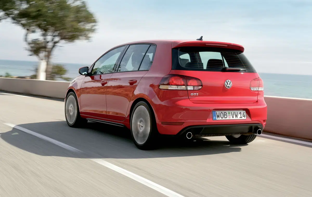 Volkswagen Golf 2.0 TSI 3p. GTI (56)