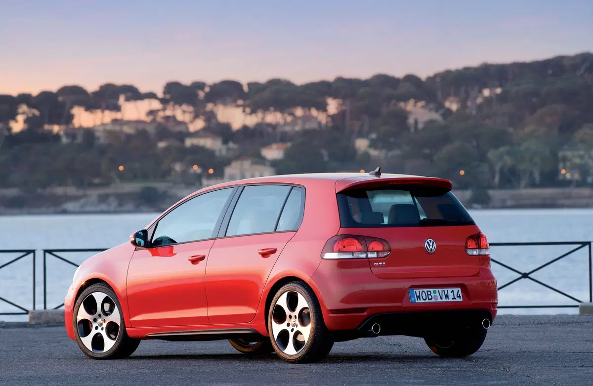 Volkswagen Golf 2.0 TSI 3p. GTI (58)