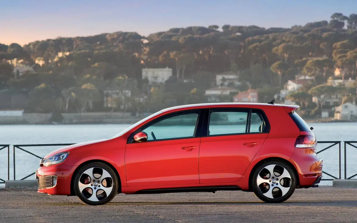 Volkswagen Golf 2.0 TSI 3p. GTI (60)
