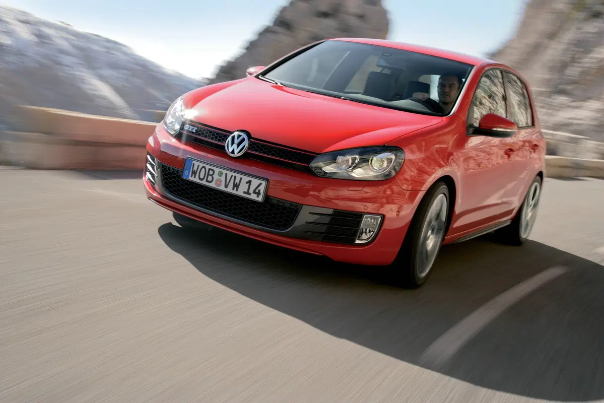 Volkswagen Golf 2.0 TSI 3p. GTI (62)