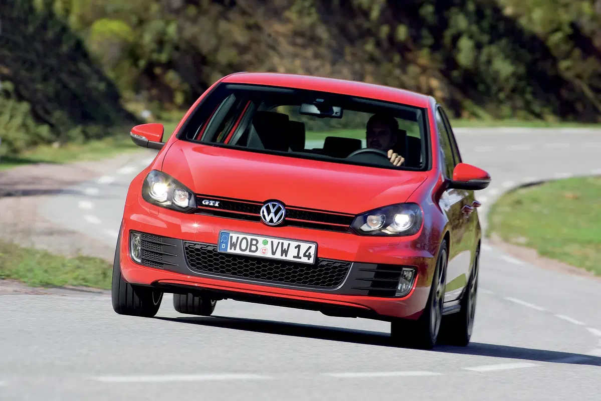 Volkswagen Golf 2.0 TSI 3p. GTI (64)