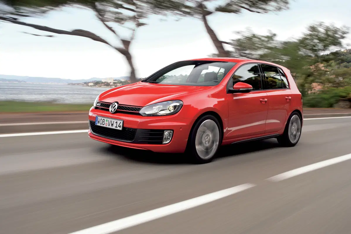 Volkswagen Golf 2.0 TSI 3p. GTI (65)