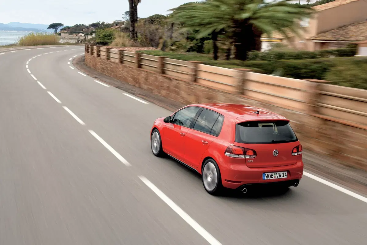 Volkswagen Golf 2.0 TSI 3p. GTI (66)