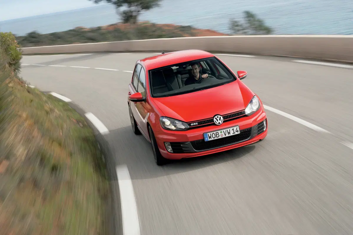 Volkswagen Golf 2.0 TSI 3p. GTI (67)
