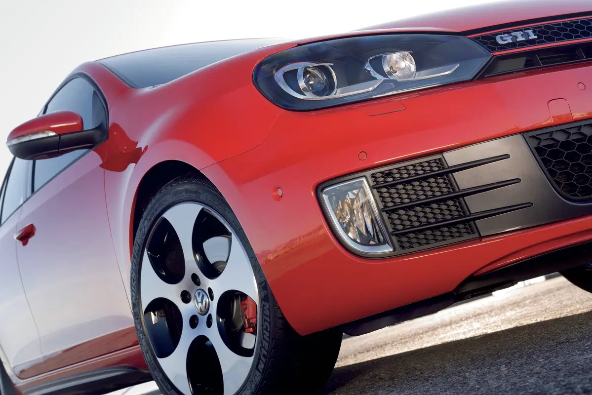 Volkswagen Golf 2.0 TSI 3p. GTI (69)