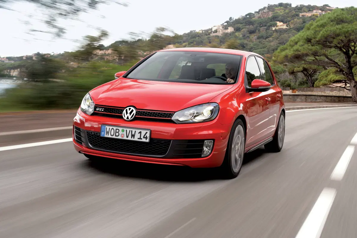 Volkswagen Golf 2.0 TSI 3p. GTI (72)