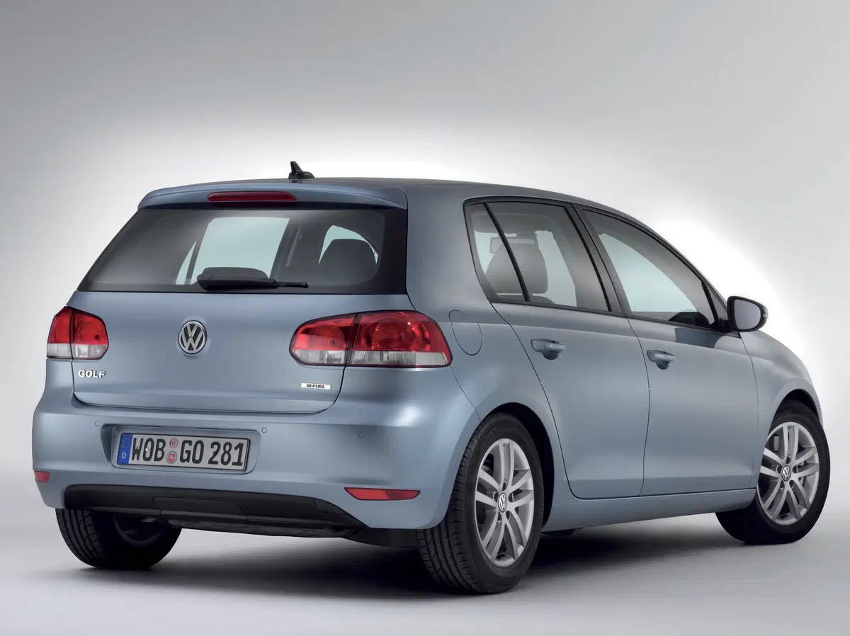Volkswagen Golf 2.0 TSI 3p. GTI (73)