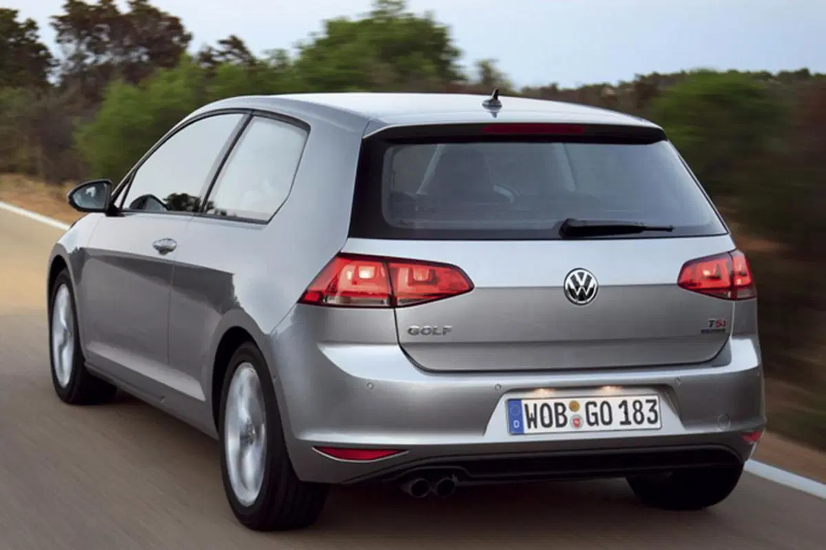 Volkswagen Golf 1.2 TSI 105 CV 3p. Trendline BlueMotion Technology (8)