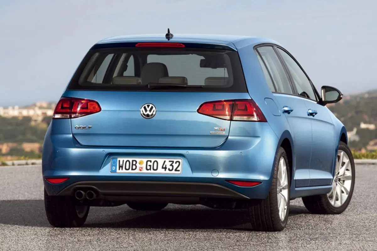 Volkswagen Golf 1.2 TSI 105 CV 3p. Trendline BlueMotion Technology (6)