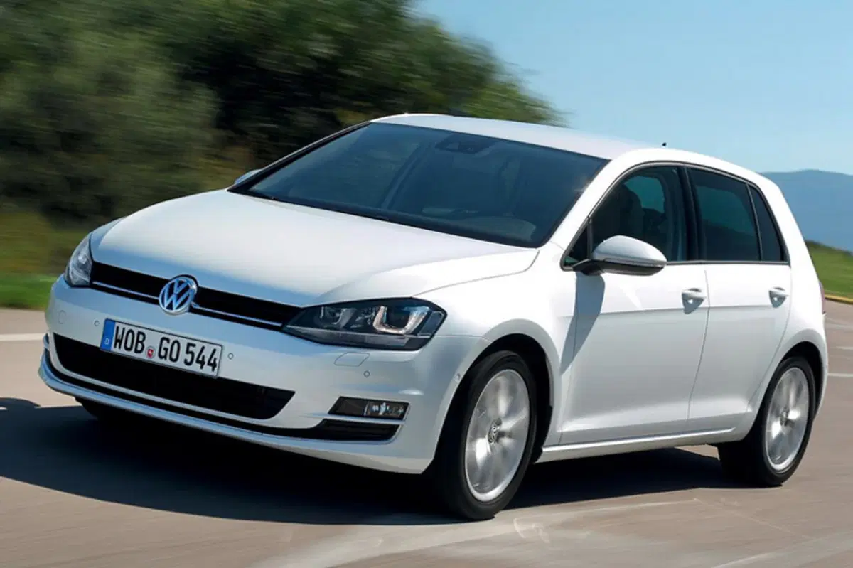 Volkswagen Golf 1.2 TSI 105 CV 3p. Trendline BlueMotion Technology (7)