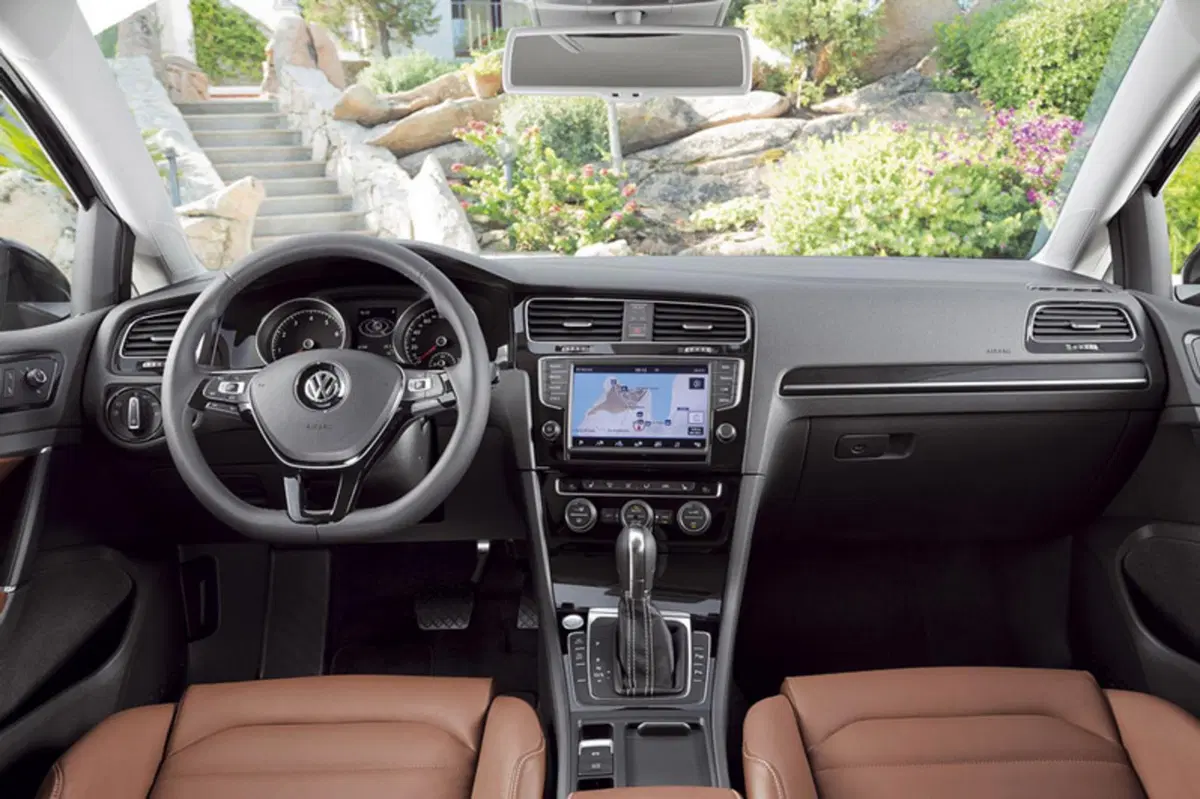 Volkswagen Golf 1.2 TSI 105 CV 3p. Trendline BlueMotion Technology (16)