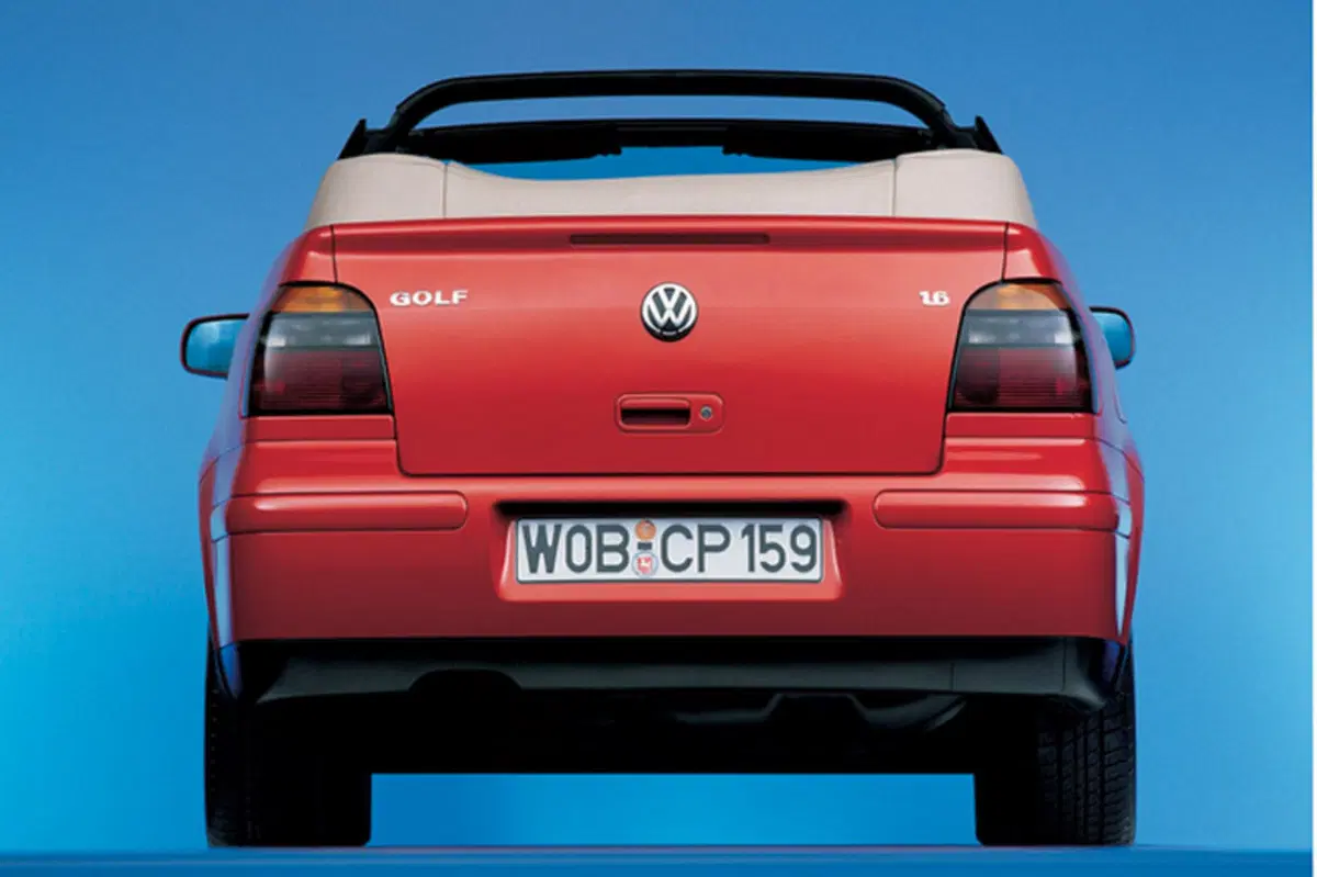 Volkswagen Golf Cabrio 1.9 TDI/90 CV Highline (7)