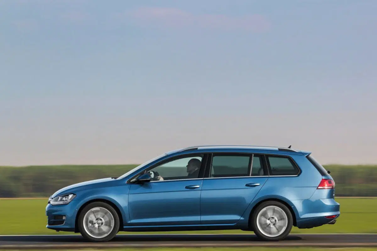Volkswagen Golf Variant 1.6 TDI 105 CV DSG Comfortline BlueMotion Tech. (10)