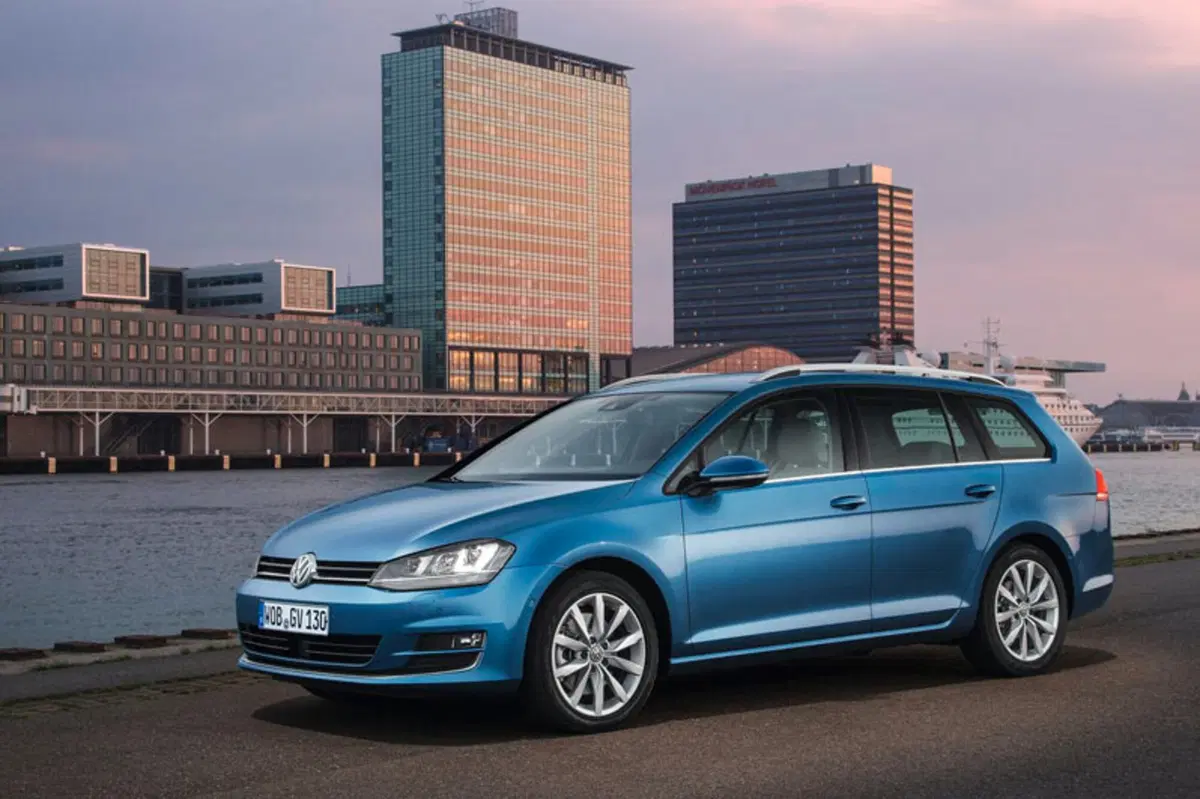 Volkswagen Golf Variant 1.6 TDI 105 CV DSG Comfortline BlueMotion Tech. (25)