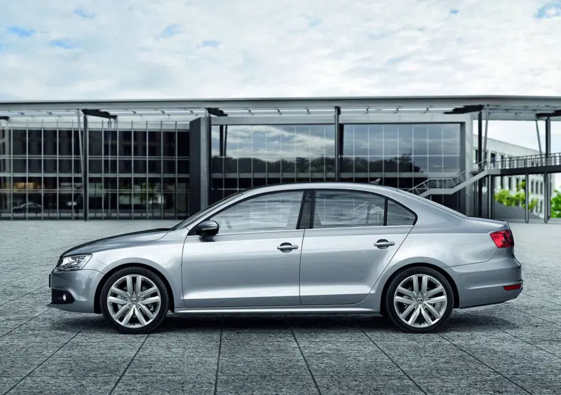 Volkswagen Jetta (2011-12) (9)