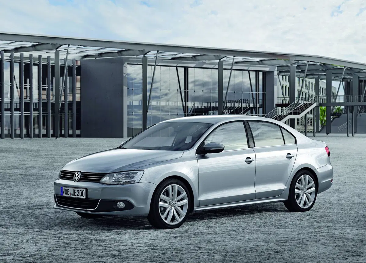 Volkswagen Jetta (2011-12) (15)