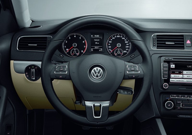 Volkswagen Jetta (2011-12) (16)