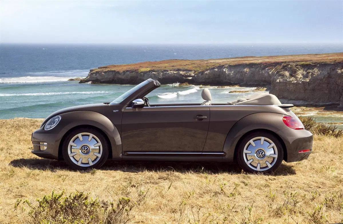 Volkswagen Maggiolino Cabrio (2012-19) (7)