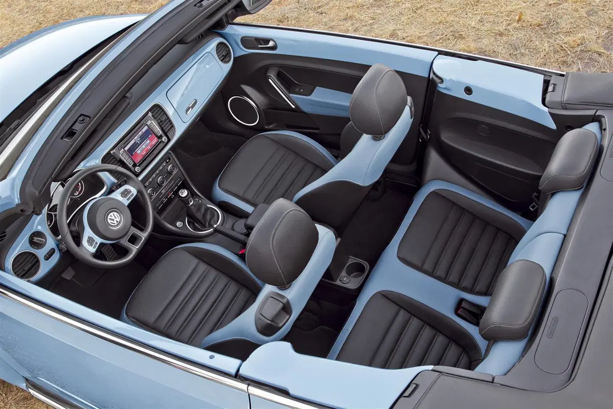 Volkswagen Maggiolino Cabrio (2012-19) (17)
