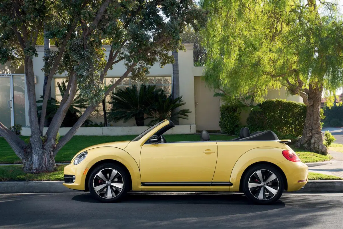 Volkswagen Maggiolino Cabrio (2012-19) (2)