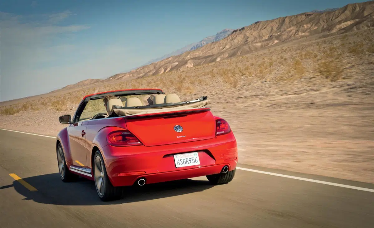 Volkswagen Maggiolino Cabrio (2012-19) (5)