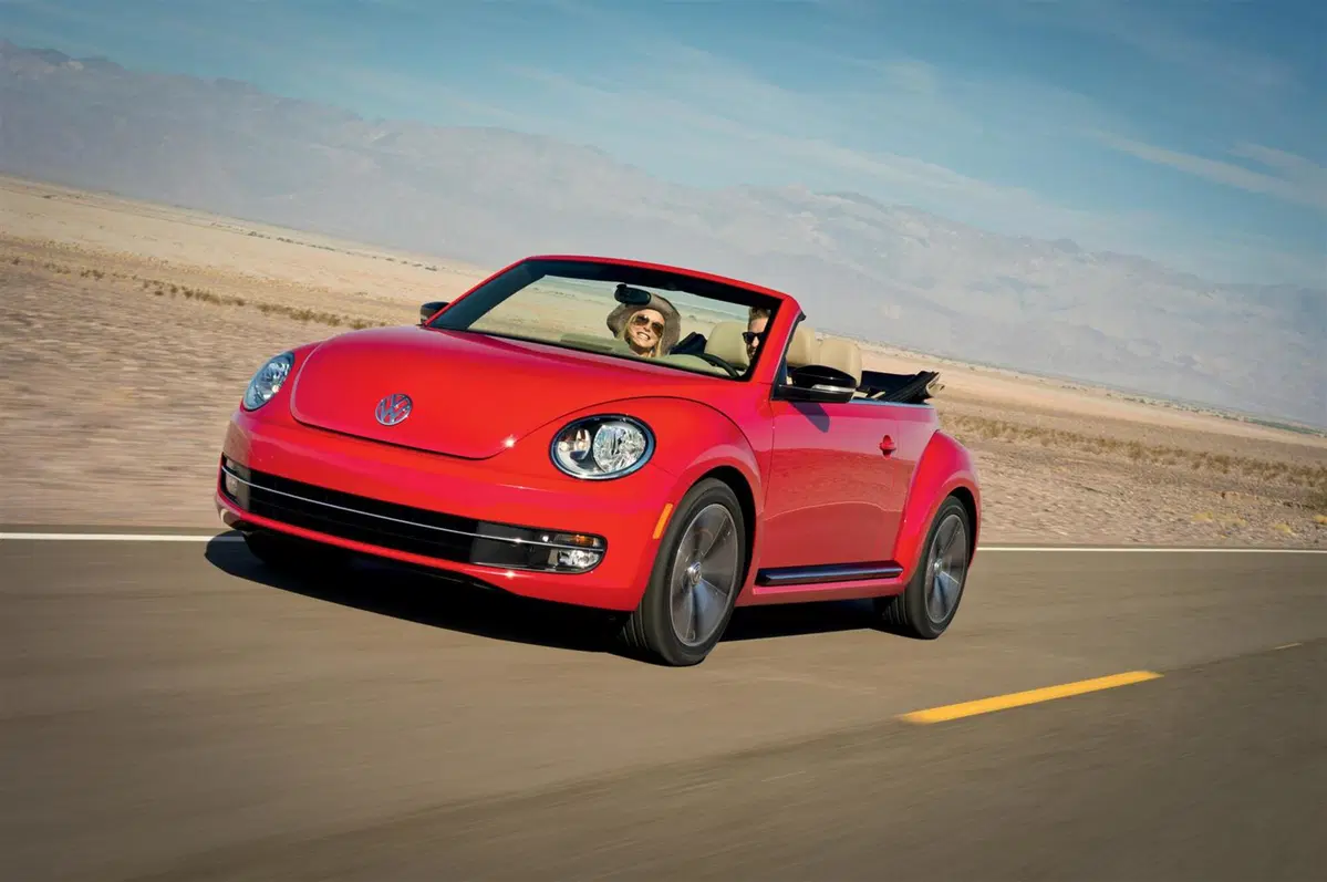 Volkswagen Maggiolino Cabrio (2012-19) (10)
