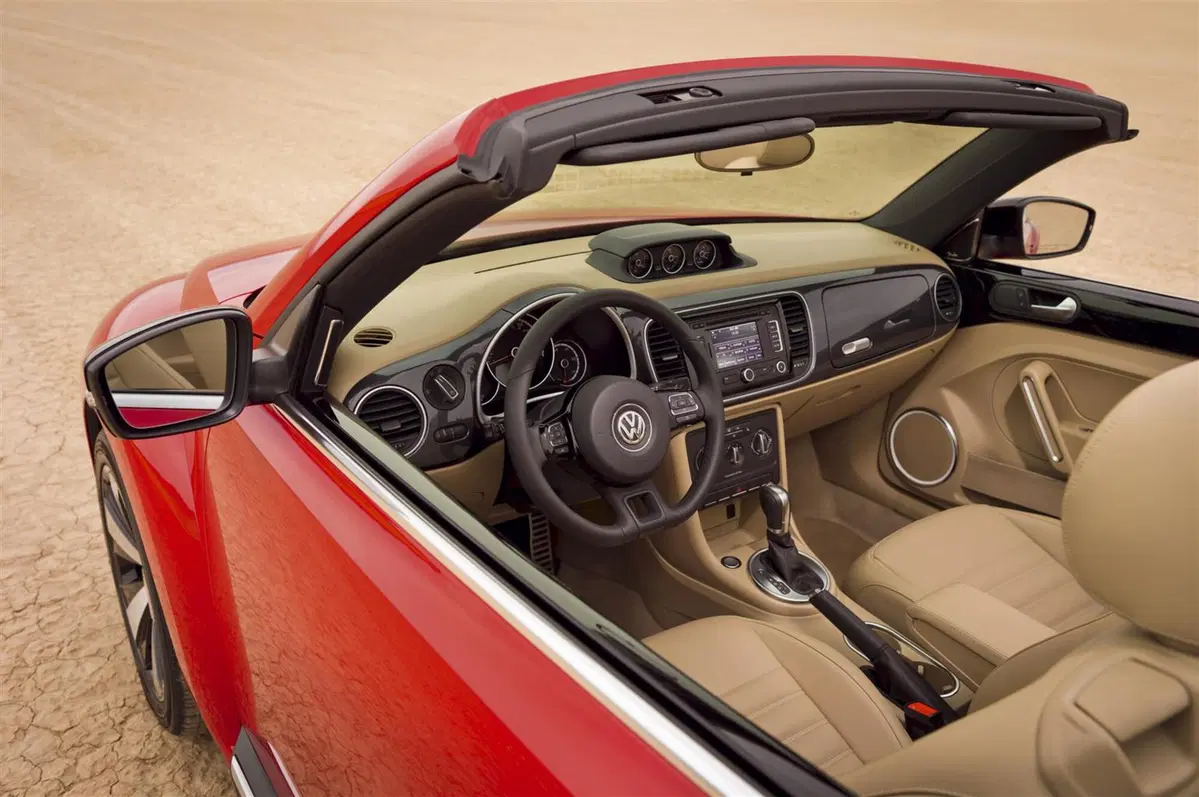 Volkswagen Maggiolino Cabrio (2012-19) (19)