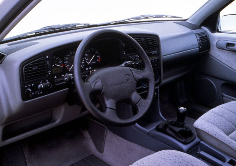Volkswagen Passat (1977-96) (5)