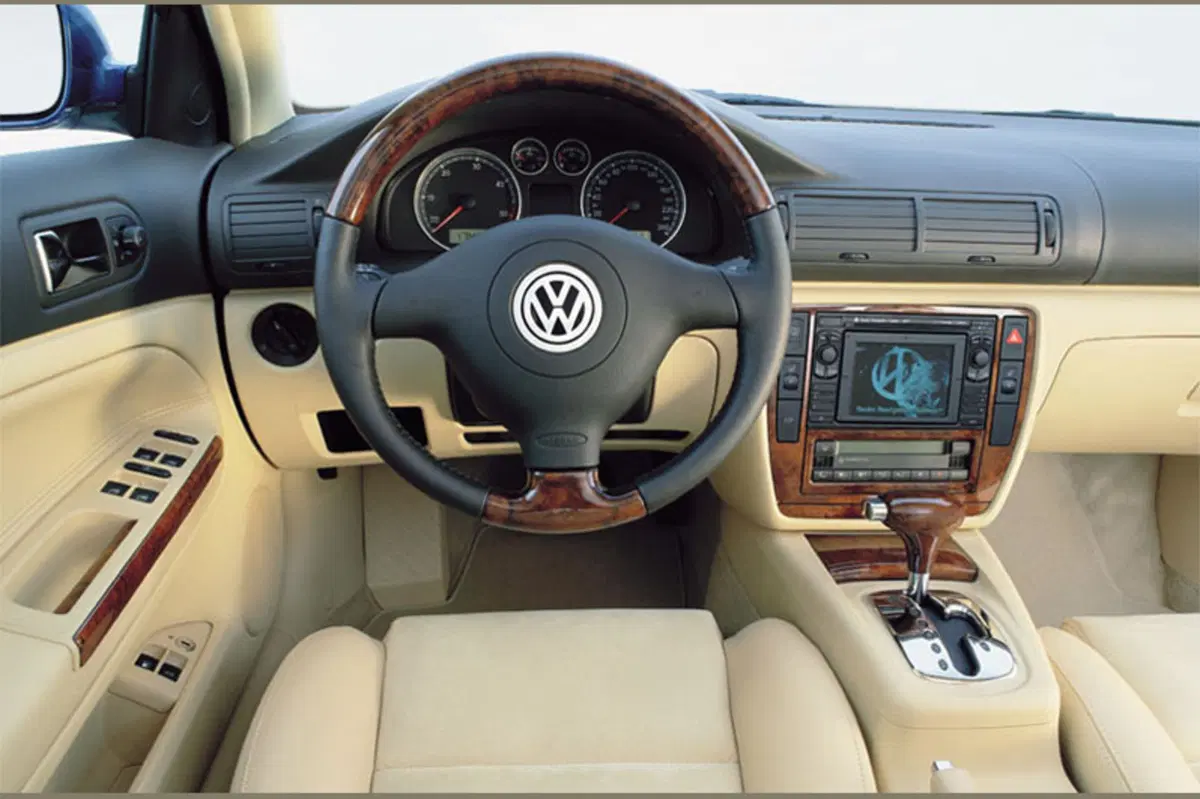Volkswagen Passat (1996-05) (6)