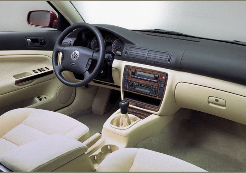 Volkswagen Passat (1996-05) (7)