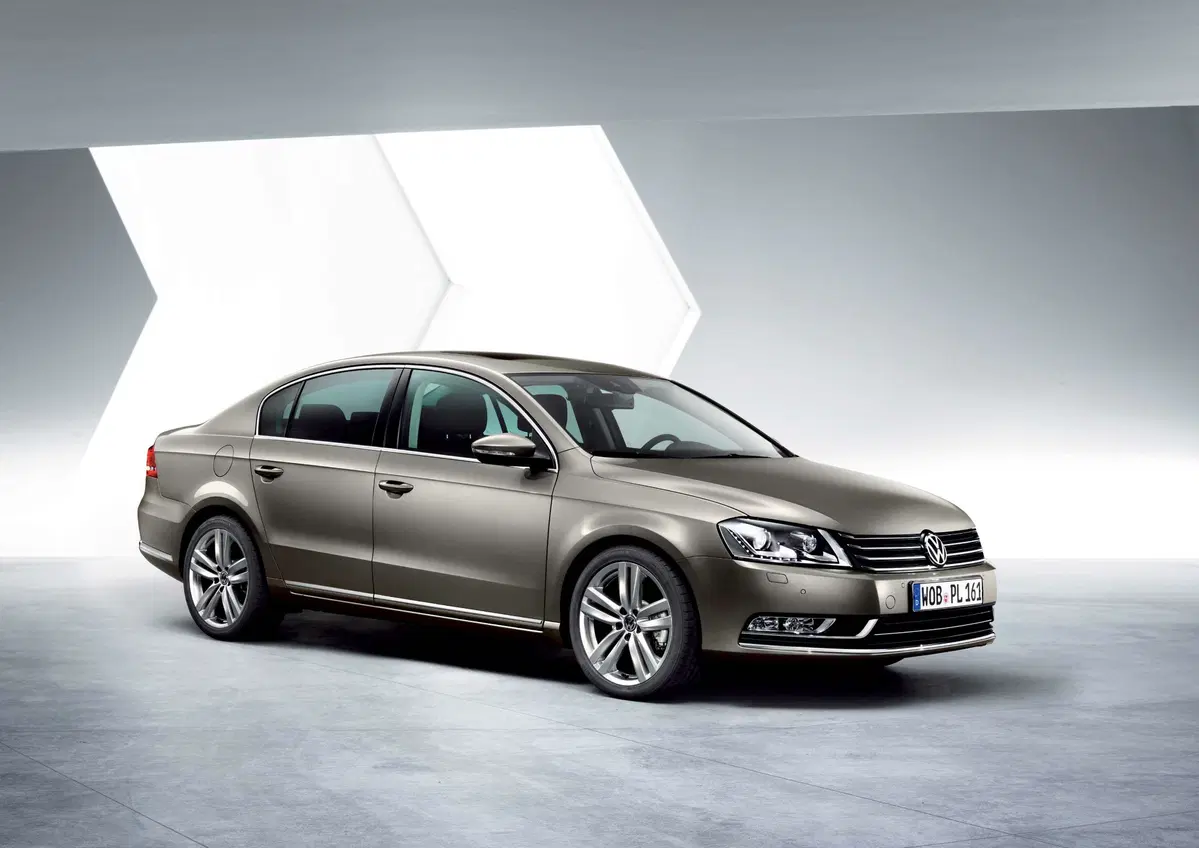 Volkswagen Passat (2010-14) (3)