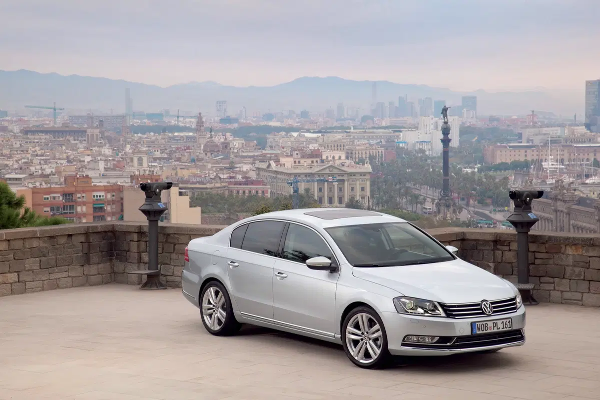 Volkswagen Passat (2010-14) (12)