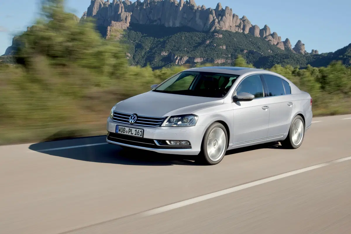 Volkswagen Passat (2010-14) (13)