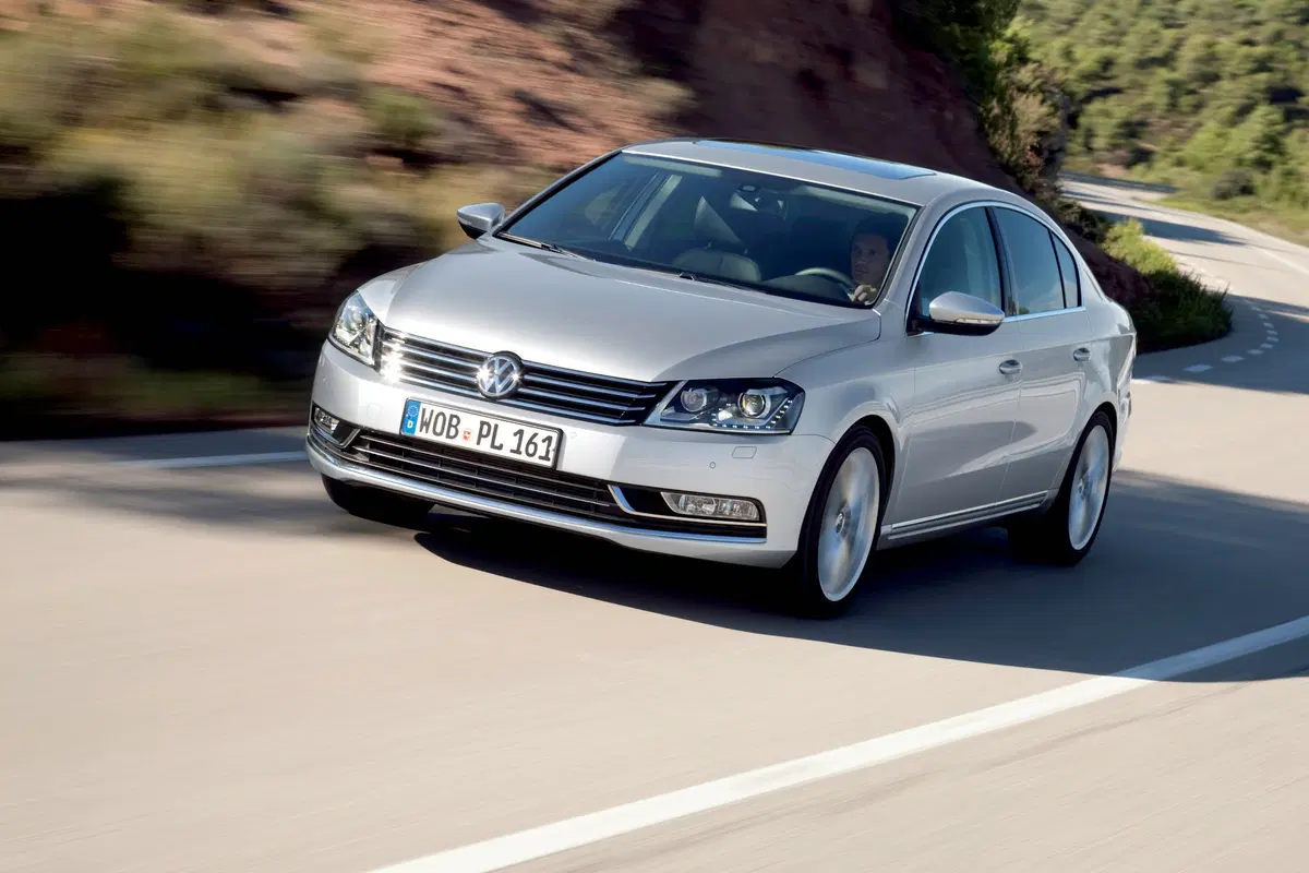 Volkswagen Passat (2010-14) (14)