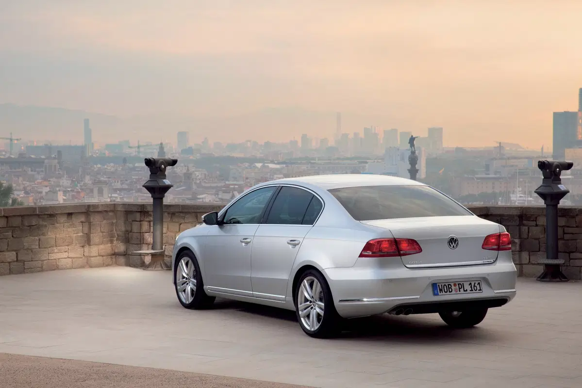 Volkswagen Passat (2010-14) (16)