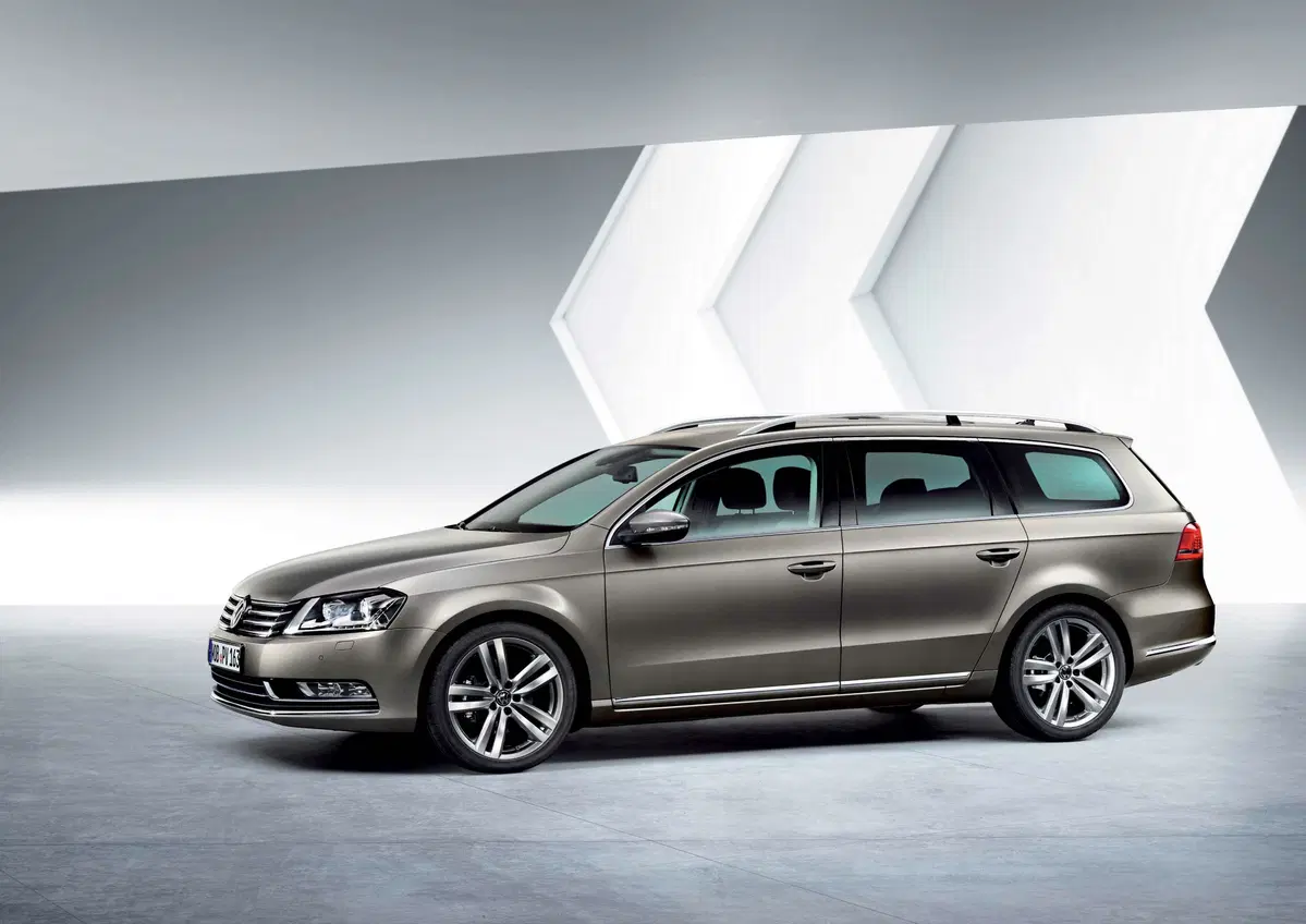 Volkswagen Passat (2010-14) (17)