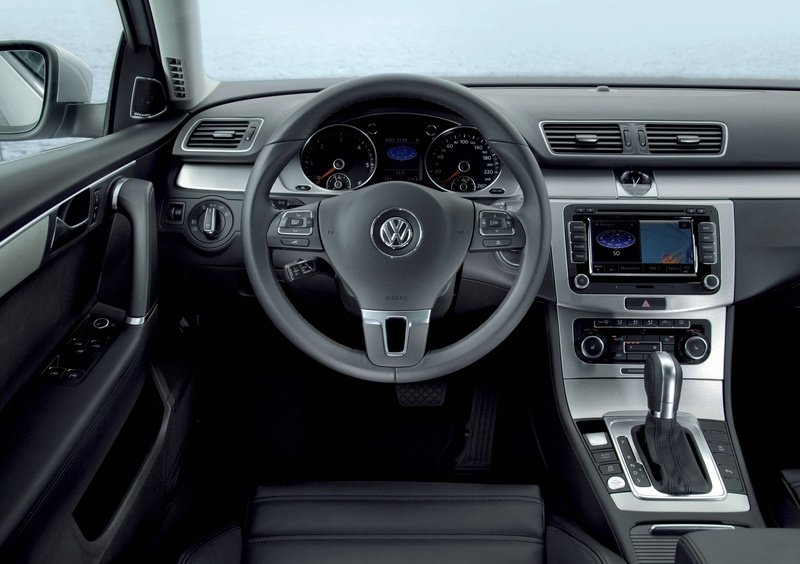 Volkswagen Passat (2010-14) (18)