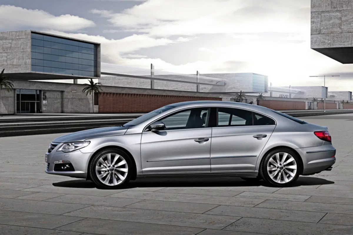 Volkswagen Passat CC (2008-12) (3)