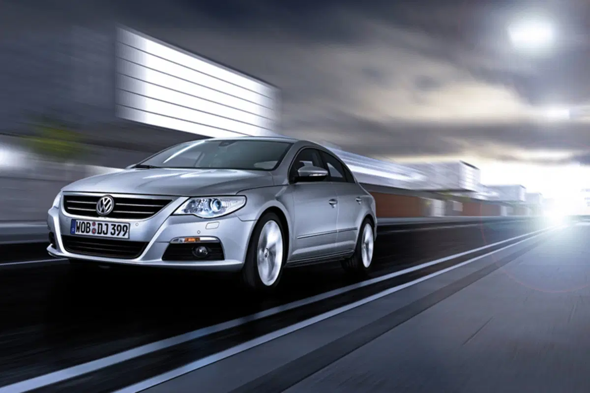 Volkswagen Passat CC (2008-12) (4)